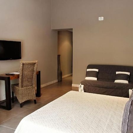 L'Hotellerie Kouros Cuers Room photo