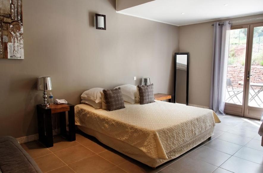 L'Hotellerie Kouros Cuers Room photo